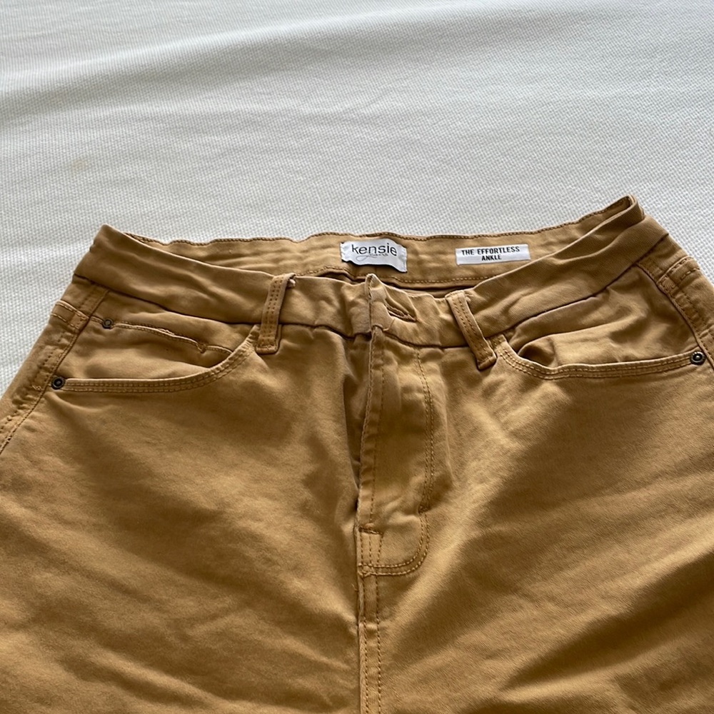 Kensie gold ankle length pant